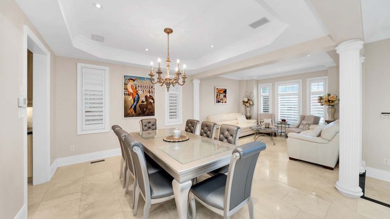 11-web-or-mls-328-st-urbain-dr