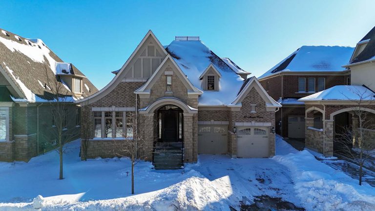 12-web-or-mls-31-munsie-dr