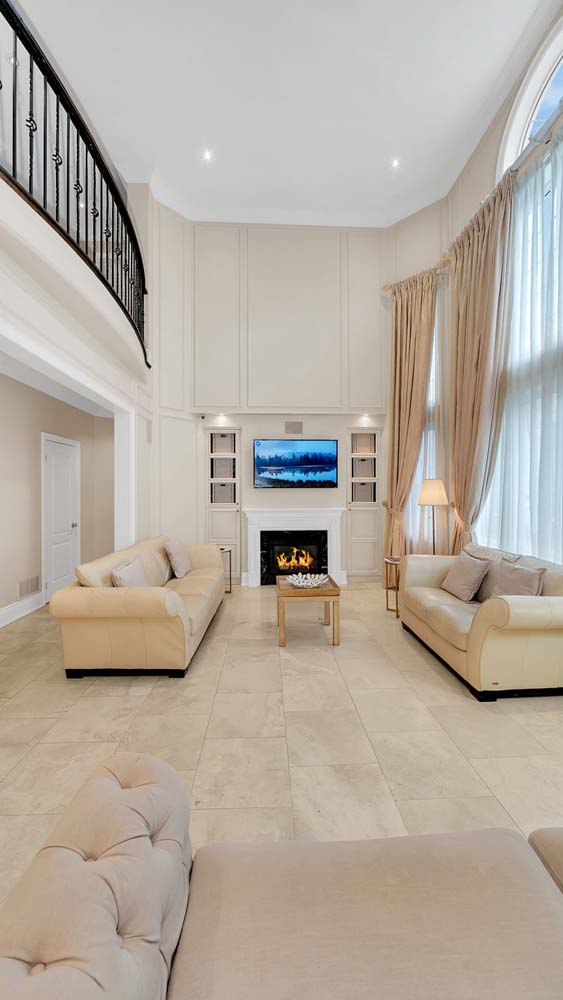 18-web-or-mls-328-st-urbain-dr