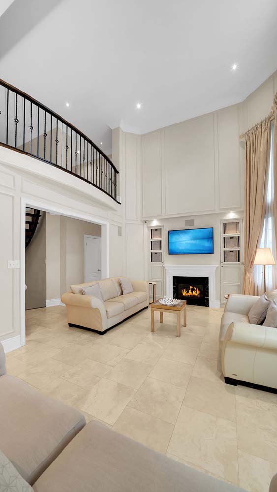 20-web-or-mls-328-st-urbain-dr