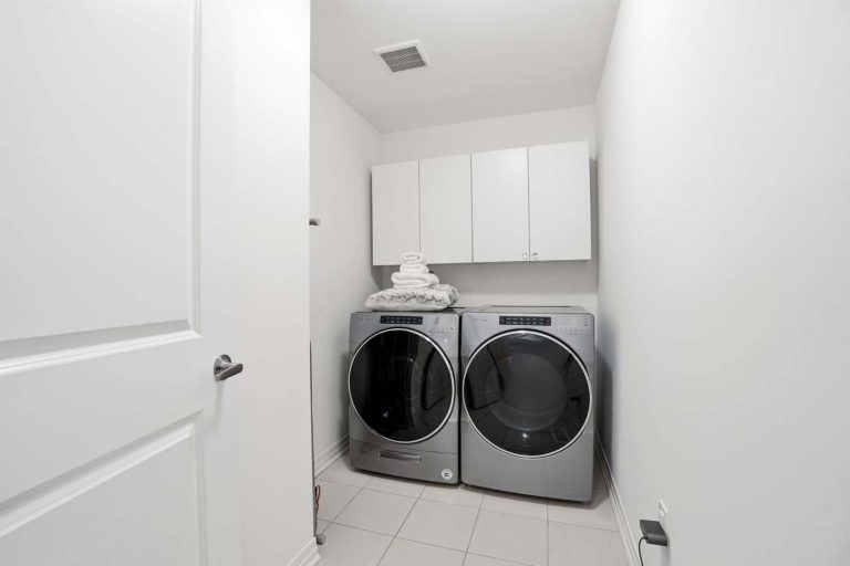 23-web-or-mls-92-pridham-pl