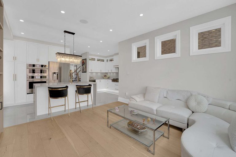 25-web-or-mls-109-alex-campbell-crescent