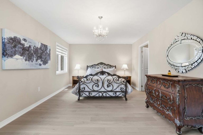 25-web-or-mls-92-pridham-pl