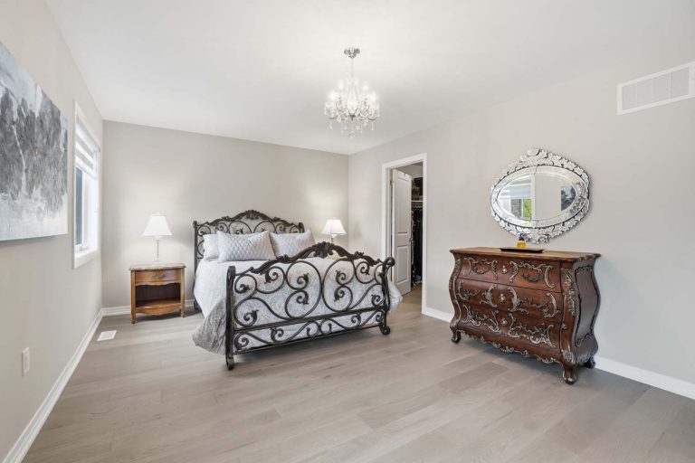 26-web-or-mls-92-pridham-pl