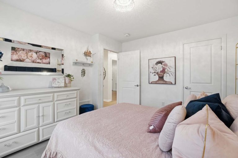 30-web-or-mls-92-pridham-pl