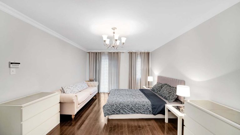 39-web-or-mls-328-st-urbain-dr