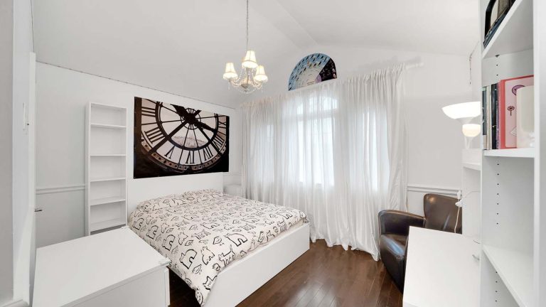 45-web-or-mls-328-st-urbain-dr