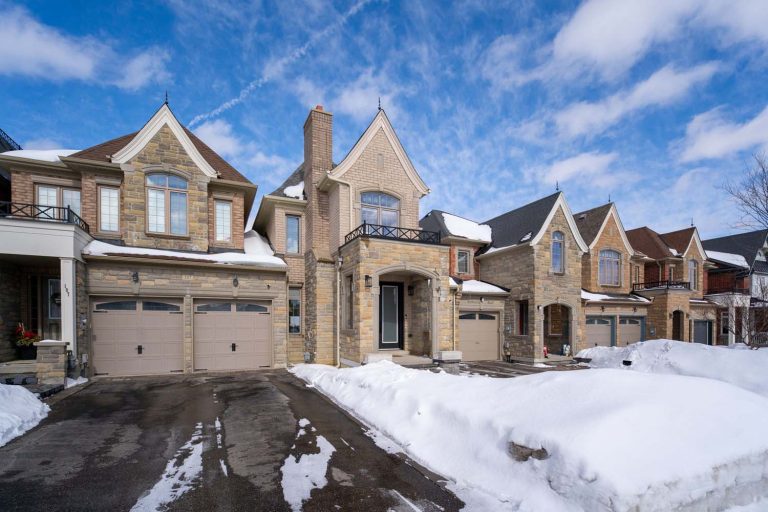 5-web-or-mls-109-alex-campbell-crescent