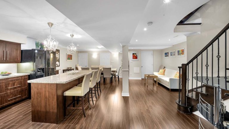 56-web-or-mls-328-st-urbain-dr