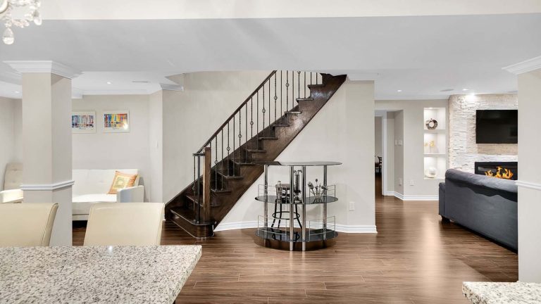 58-web-or-mls-328-st-urbain-dr