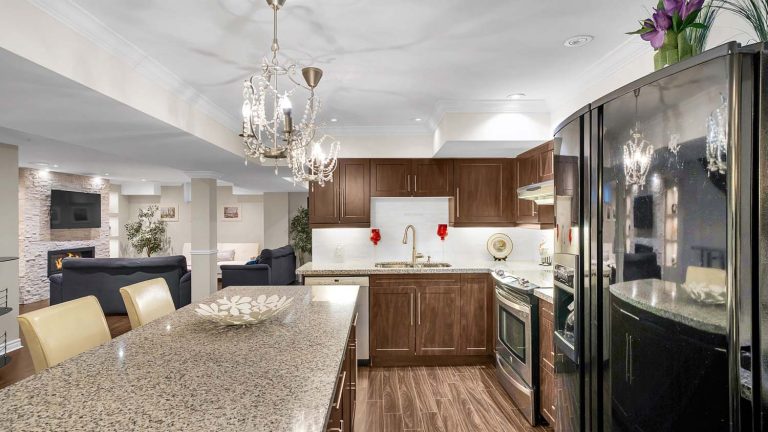 59-web-or-mls-328-st-urbain-dr