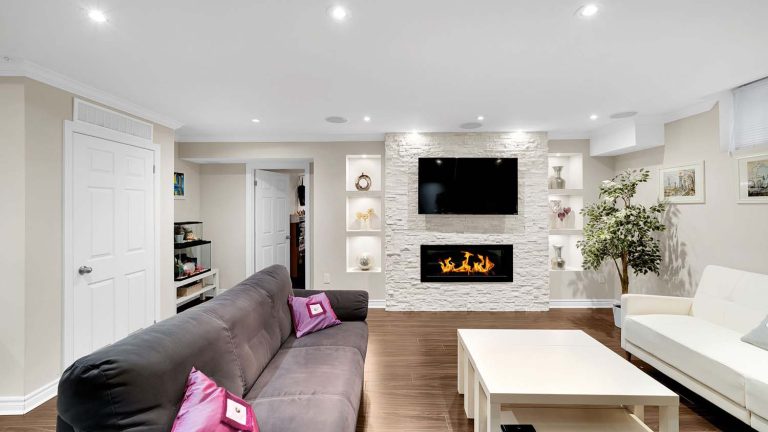 61-web-or-mls-328-st-urbain-dr