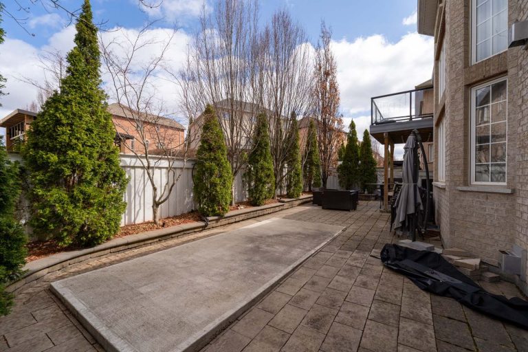 65-web-or-mls-328-st-urbain-dr