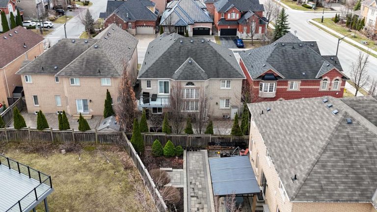 69-web-or-mls-328-st-urbain-dr