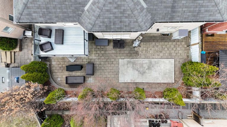 70-web-or-mls-328-st-urbain-dr