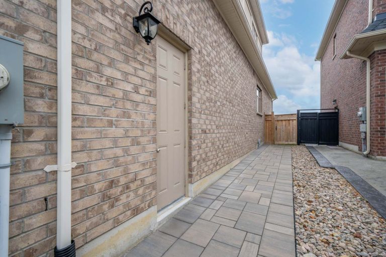 78-web-or-mls-31-munsie-dr