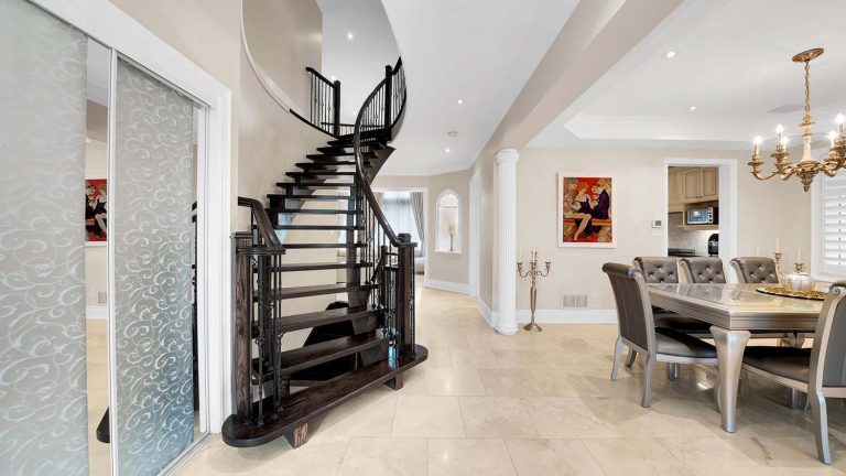 9-web-or-mls-328-st-urbain-dr