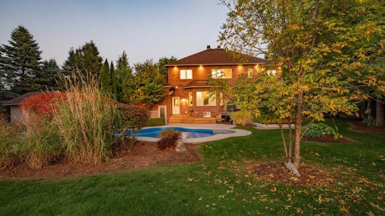 90-print-74-mactaggart-dr